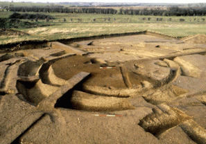 The Beaker round barrow at West Cotton, Raunds